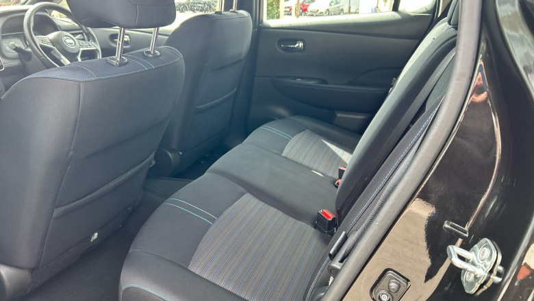 Nissan LEAF 110kW Acenta 40kWh 5dr Auto [6.6kw Charger] Electric Hatchback